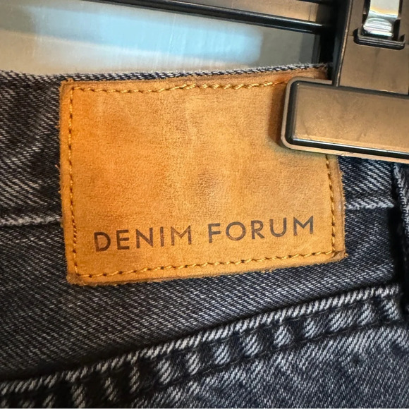 Aritzia Denim Forum The Joni High Rise Loose Jeans Size 28 Black Distressed READ - Picture 11 of 16